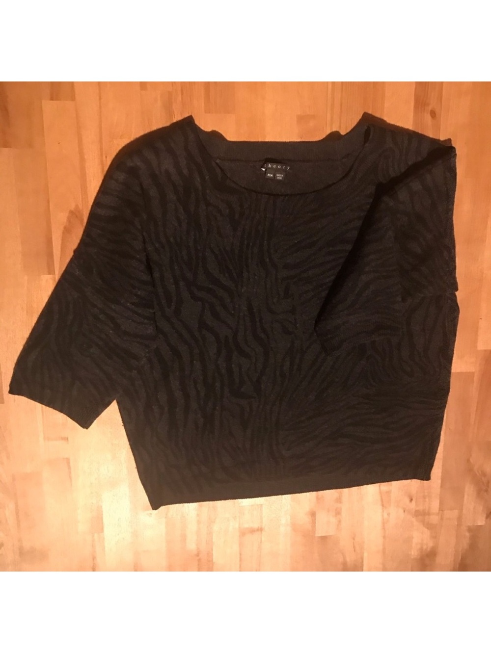 Theory Gray Cashmere Zebra Print 3/4 Sleeve Slightly Cropped Sweater
